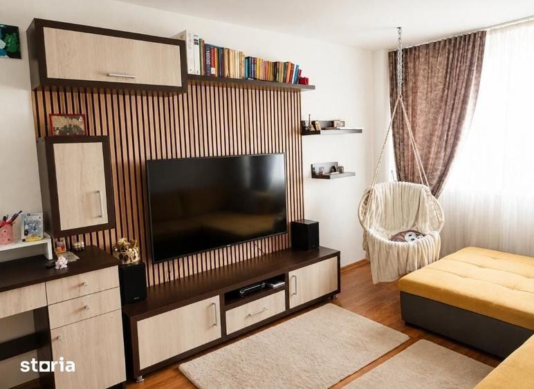 Apartament cu 3 camere decomandat în Găvana