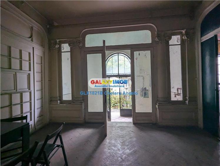 Casă cu 10 camere cu Teren 521 Mp în Cișmigiu