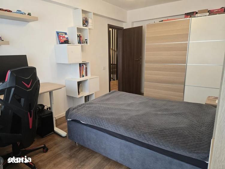 Casă cu 4 camere semidecomandat în Central