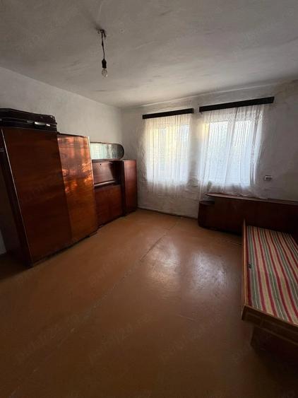 Casă cu 3 camere cu Teren 1400 Mp în Macedonia