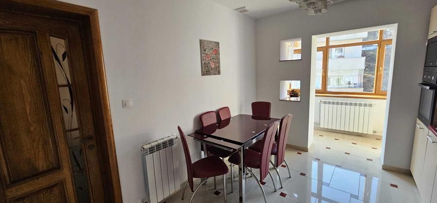 Apartament cu 3 camere decomandat în Drumul Carului