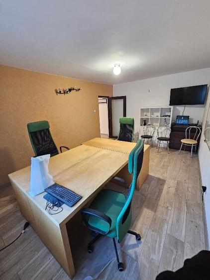Apartament cu 2 camere decomandat în Tractorul