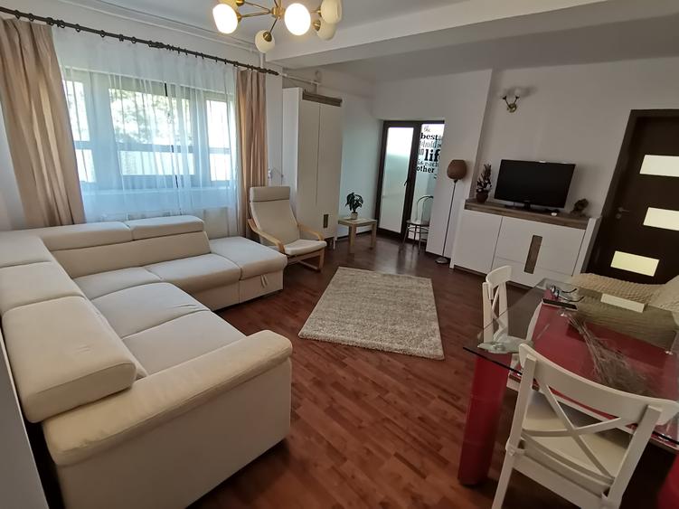INCHIRIEZ apartament 2 camere,recent renovat,zona Strand - 1