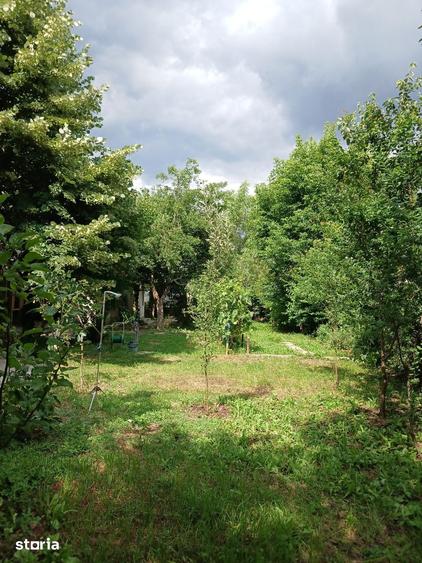 Casă cu 7 camere cu Teren 843 Mp în Central