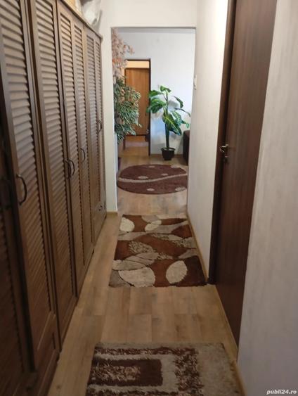 Apartament cu 4 camere semidecomandat în Titulescu