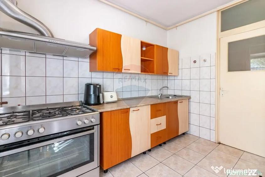 Apartament cu 3 camere decomandat în Nerva Traian