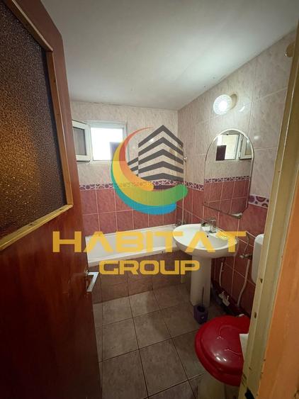 Apartament cu 4 camere semidecomandat, mobilat în Berceni