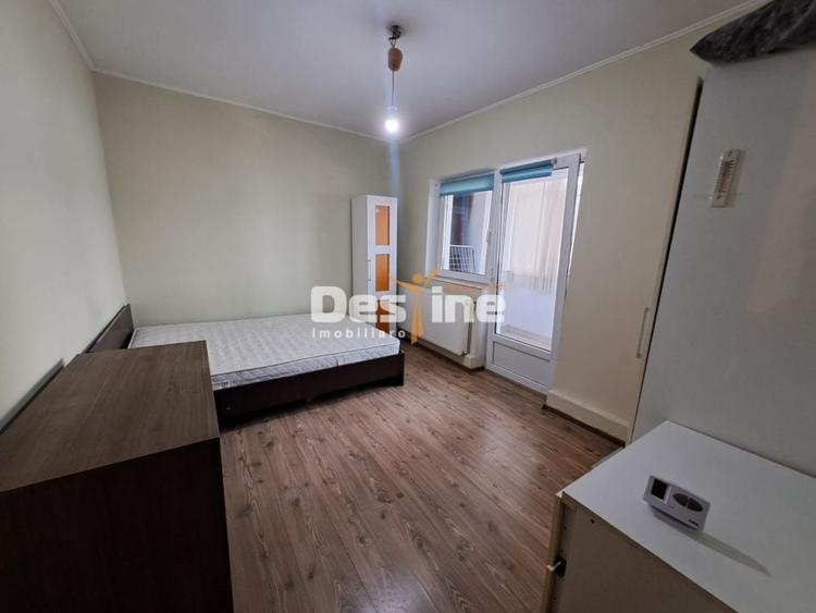 Apartament cu 3 camere decomandat, mobilat în Dacia