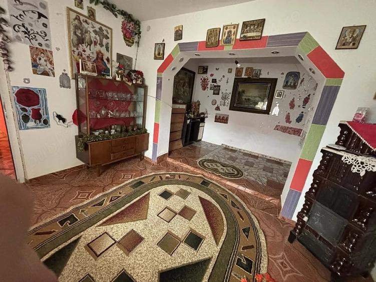 Casă cu 3 camere cu Teren 500 Mp în Central