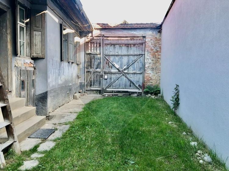 Casă individuală cu 4 camere cu Teren 979 Mp în Tohanu Vechi