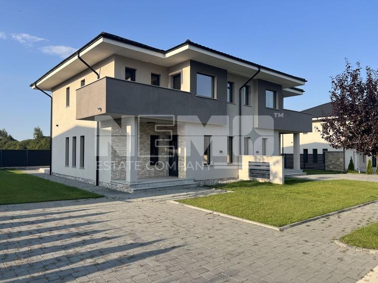Casă individuală cu 4 camere cu Canalizare în Mitocu Dragomirnei