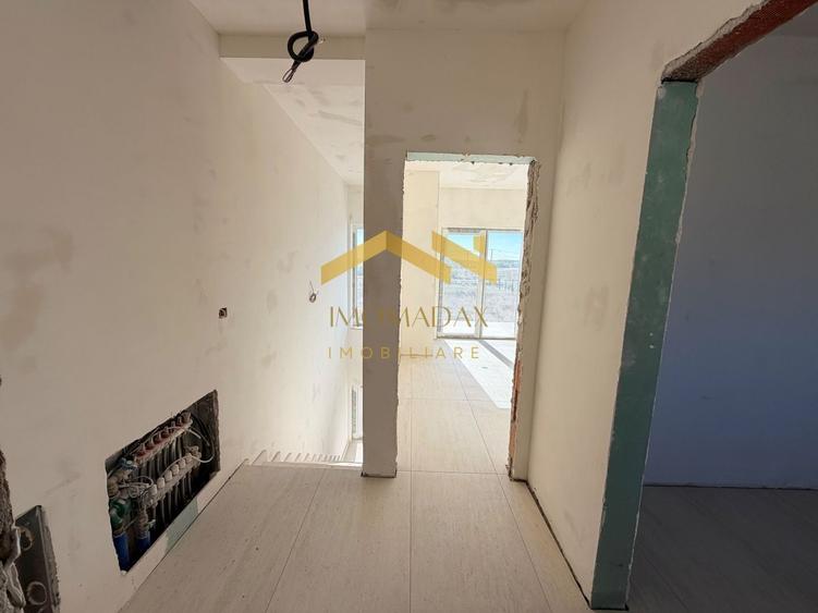 Duplex cu 3 camere cu Canalizare în Bucovăț (Remetea Mare)