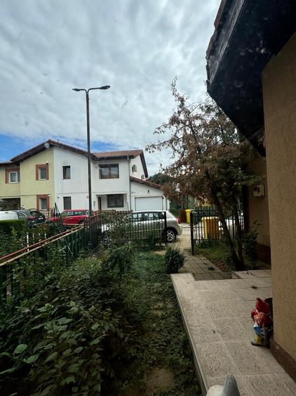 Casă cu 4 camere cu Garaj în Băneasa