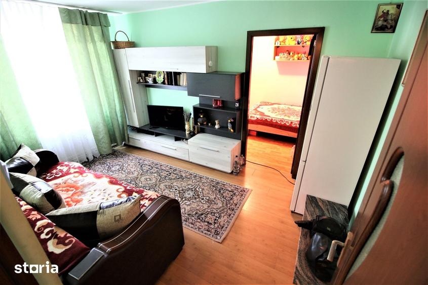 Apartament cu 3 camere în Micro 19