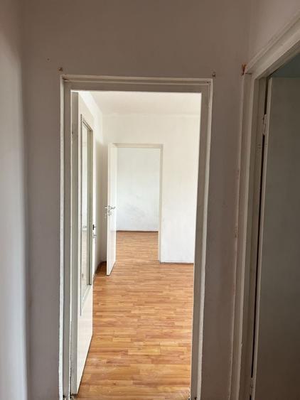 Apartament cu 3 camere semidecomandat în Aleșd
