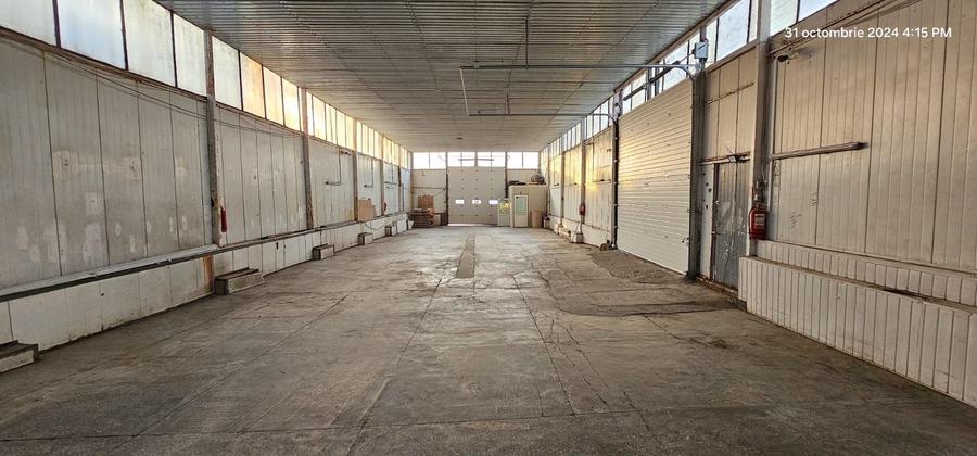 Teren construcție, în Vest