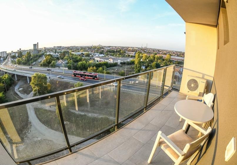 Apartament cu 3 camere decomandat, mobilat în Central