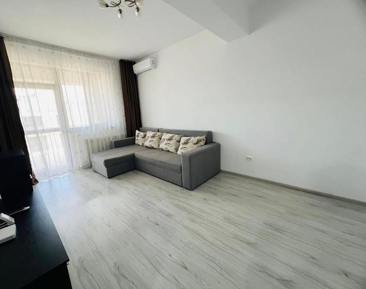Apartament cu 3 camere semidecomandat în Drumul Taberei