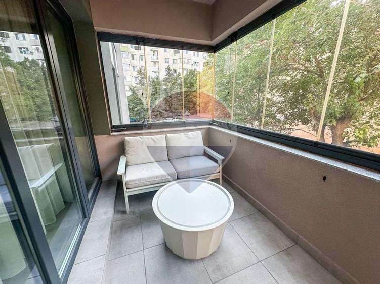 Apartament cu 2 camere decomandat, mobilat în Victoriei