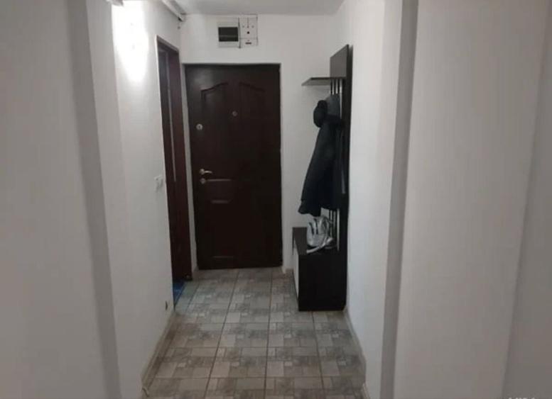 Apartament cu 3 camere decomandat în Lacu
