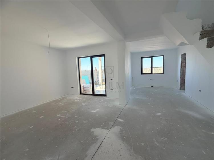 Duplex cu 4 camere cu Canalizare în Moșnița Veche
