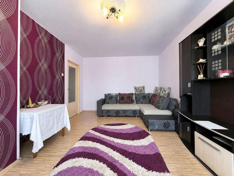 Apartament 3 camere decomandat, zona Alfa, etaj 1, două băi - 2