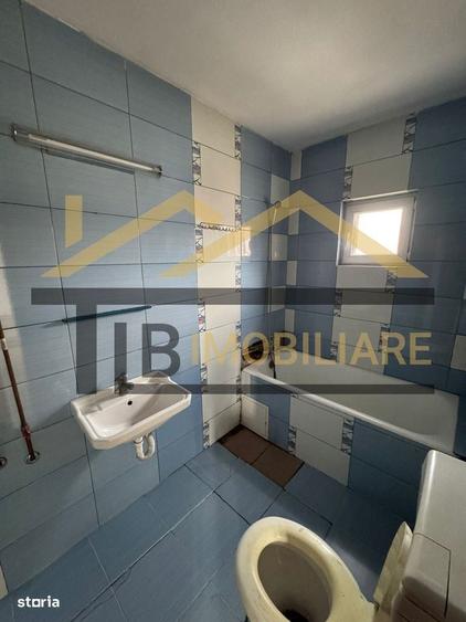 Casă cu 2 camere cu Teren 1192 Mp în Criș