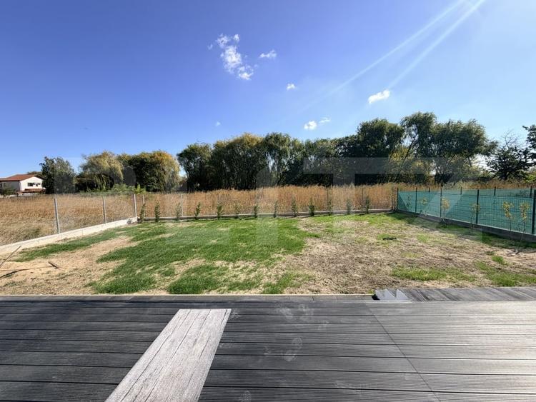 Casă individuală cu 4 camere cu Canalizare în Dumbrăvița