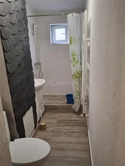 Apartament cu 3 camere semidecomandat în Micro III