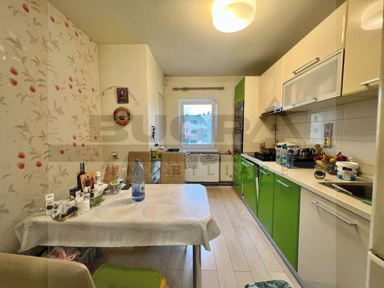 Apartament cu 4 camere decomandat, mobilat în Plopilor