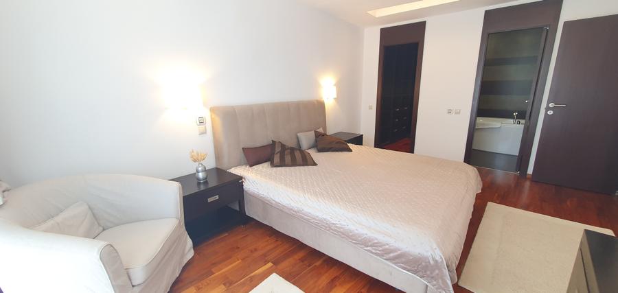 Apartament cu 3 camere decomandat, mobilat în Iancu Nicolae