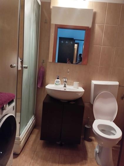 Apartament cu 3 camere semidecomandat în Titan