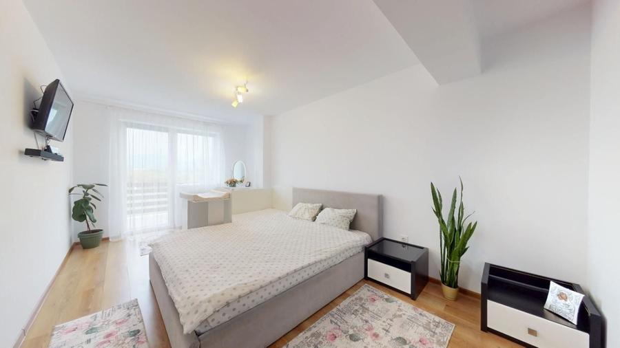 Apartament cu 3 camere decomandat în Sânpetru