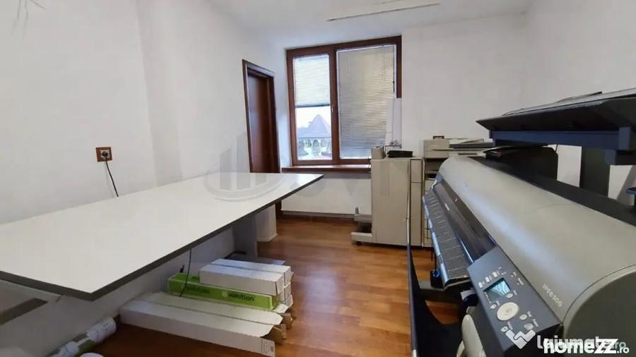 Apartament cu 6 camere semidecomandat în Dorobanți