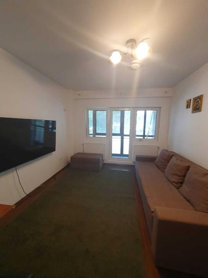 Apartament cu 2 camere decomandat în Roșu