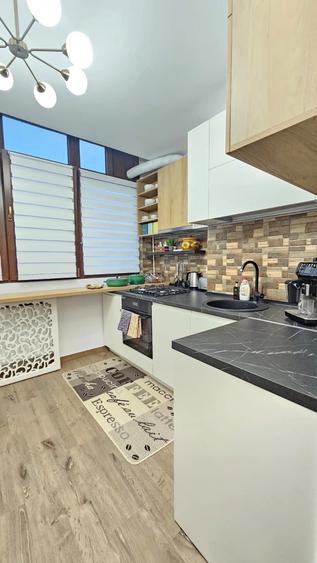 Apartament cu 3 camere semidecomandat în Cug