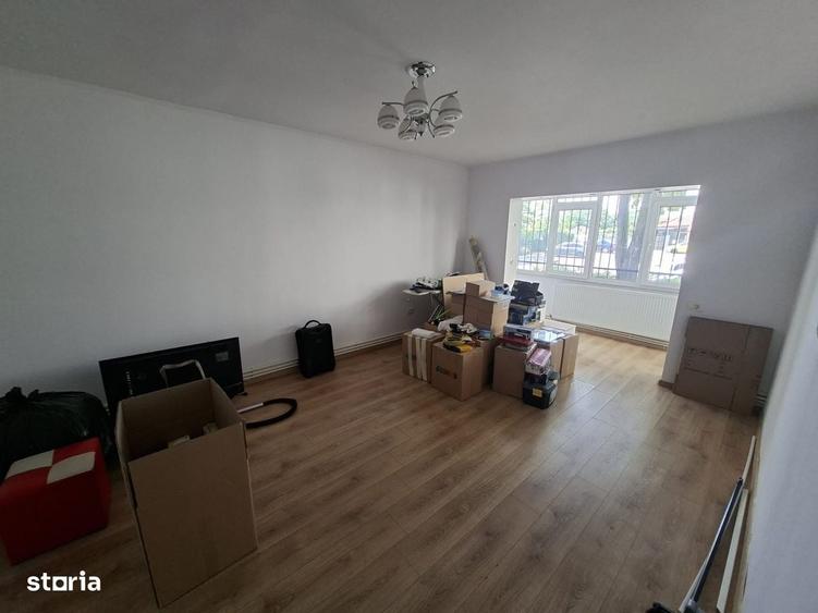 Apartament cu 3 camere decomandat în Anda