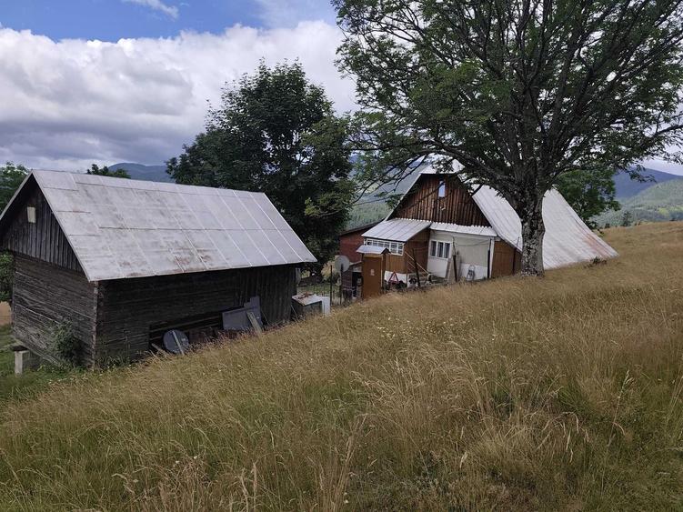 Casă cu 4 camere în Arieșeni