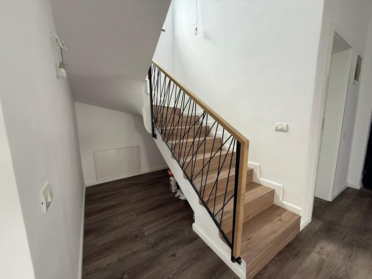Casă individuală cu 4 camere cu Teren 400 Mp în Prelungirea Ghencea