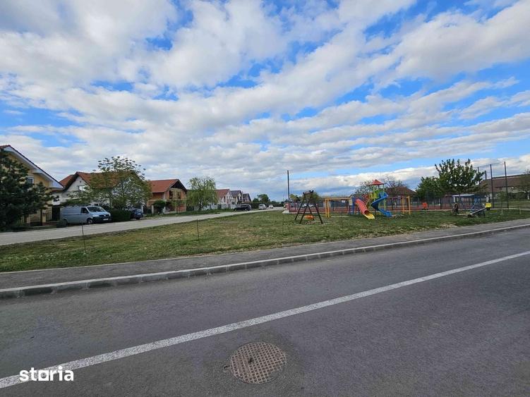 Casă cu 3 camere cu Teren 495 Mp în Sântandrei