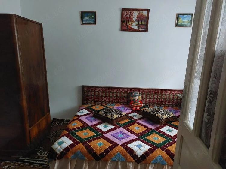 Casă cu Teren 1000 Mp în Lepșa