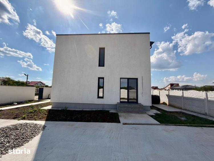 Casă cu 4 camere cu Teren 340 Mp în Malu Mare