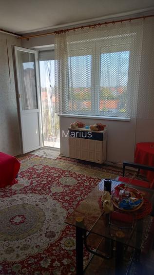 Vand apartament 2 camere din caramida zona centrala langa posta nr 1 et 4 avand usa metalica geamuri termopan boiler si un convector.