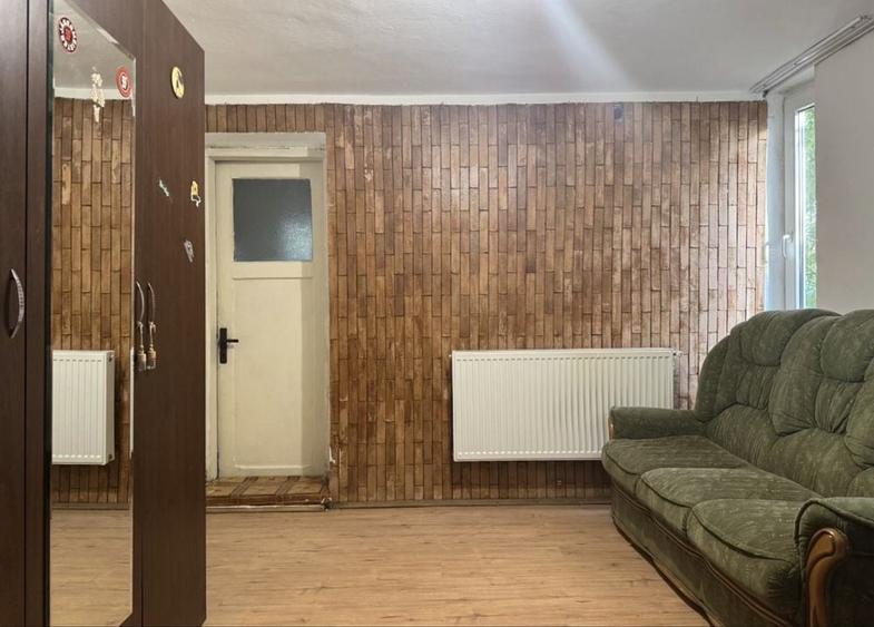 Casă cu 3 camere cu Teren 300 Mp în Central