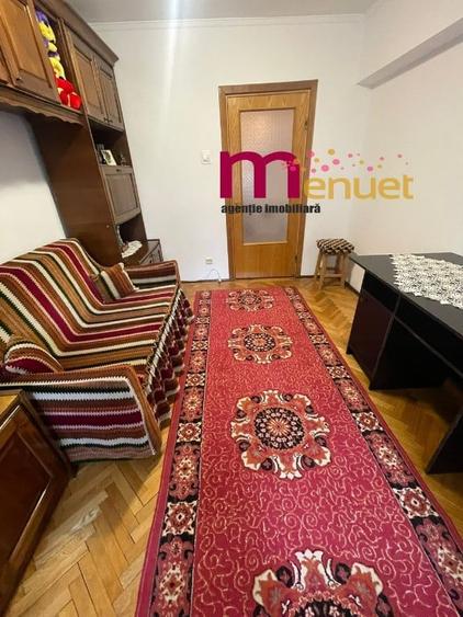 Apartament cu 3 camere decomandat în Central