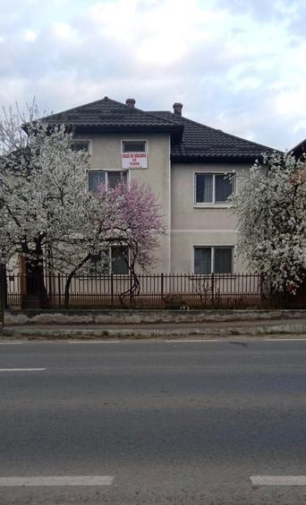 Casă cu 4 camere în Central