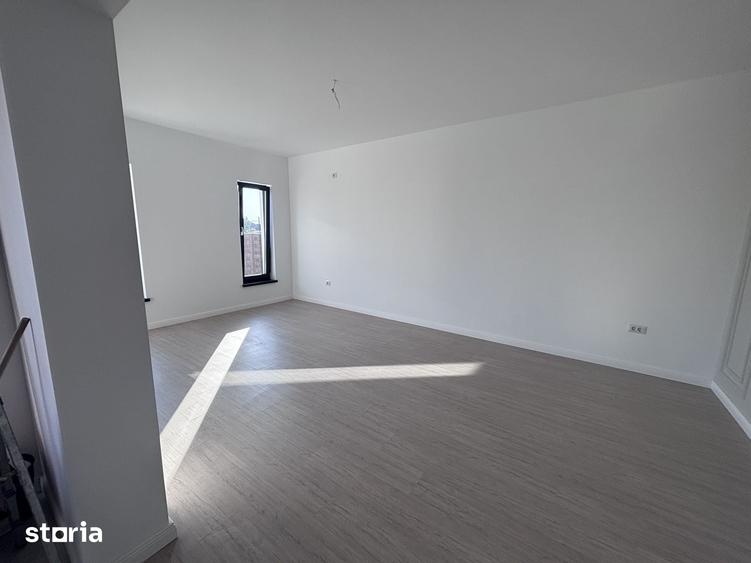 Casă cu 3 camere cu Teren 391 Mp în Ștefănești