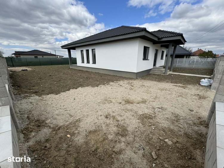 Casă cu 3 camere cu Teren 450 Mp în Lazuri