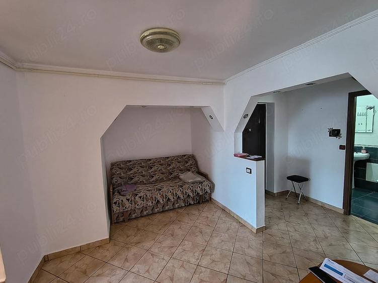 Garsonieră decomandată în Central