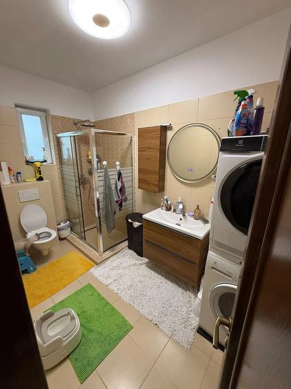 Casă cu 4 camere cu Teren 250 Mp în Central